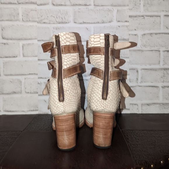FreeBird Bond White Snake Bootie size 9 - Picture 6 of 11
